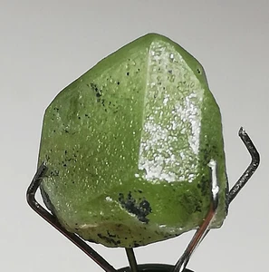 8 CARATS NATURAL PERIDOTE CRYSTAL FROM PAKISTAN, (TP-20), - Picture 1 of 14