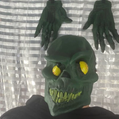 1996 The Paper Magic Group Green Skull Mask and Claw Hands Halloween   - Image 1 of 3
