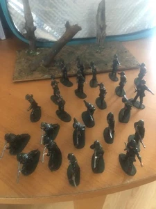 25 amerikanische GIs handbemalte Plastik Spielzeug Soldaten Figuren ~ 1 3/4 Zoll - Bild 1 von 2