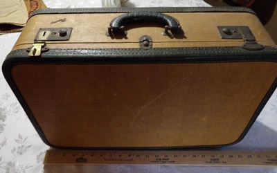 Traje rígido Skyway Vintage 21x14” beige, verde ¡CON LLAVE! Foto 1 de 4