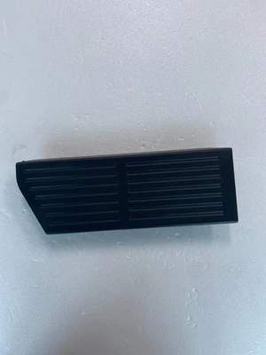 Cubierta de reposapiés OEM 842663X000RY para Hyundai Elantra 2011-2015 Foto 1 de 4