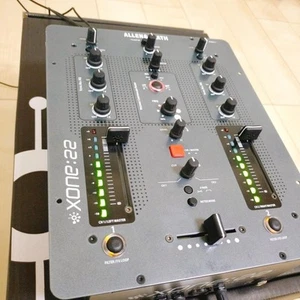 Allen & Heath XONE‐22 Mezclador DJ Analógico de 2 Canales - Filtro VCF, Bucle FX Usado - Imagen 1 de 7