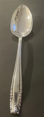 Cuchara para servir Wallace de plata esterlina patrón Stradivari 8 1/2" Foto 1 de 4
