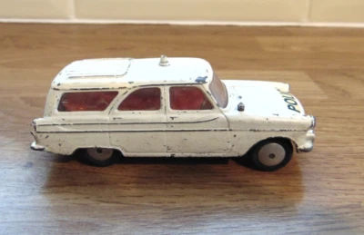 ВИНТАЖНЫЕ ИГРУШКИ CORGI FORD ZEPHYR ПОЛИЦЕЙСКАЯ МАШИНА - Изображение 1 из 4