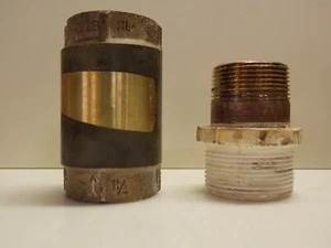 SPRING CHECK VALVE 1-1/4" BRASS WITH 1-1/4 PVC TO BRASS COUPLER. - Picture 1 of 6