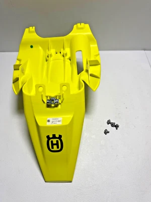 Nuevo Husqvarna TC50 OEM guardabarros trasero plástico salpicaduras 24-25 tc 50 A30008013000DBA Foto 1 de 3