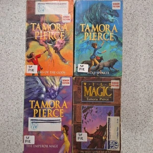 The Immortals Series by TAMORA PIERCE 2, 3, 4, & Wild Magic paperbacks - Bild 1 von 7