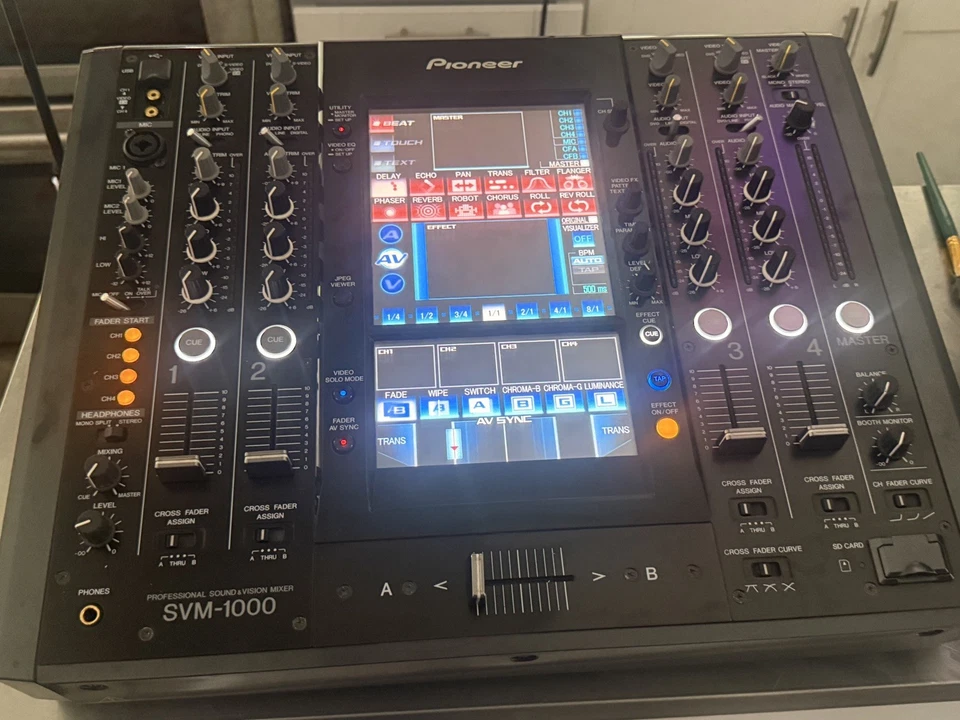 Pioneer SVM-1000 Sound & Vision Professional DJ Mixer SVM1000 4-Channel Rare JP - Image 1 of 4