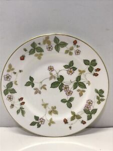 Vintage Salad Lunch Plate Wedgwood England Wild Strawberry #R4406 Pattern 8"