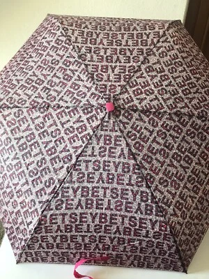 MUJER BETSEY JOHNSON ROSA/LOGO LEOPARDO COMPACTO AUTOMÁTICO ABIERTO PARAGUAS NUEVO CON ETIQUETAS Foto 1 de 4