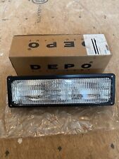 Right Turn Signal Parking Light Assembly 1998-99 Suburban Part # 332-1615R-US