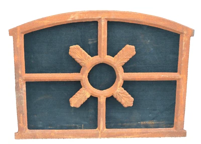 FENETRE  / LUCARNE EN FONTE / 67 CMS X 52 CMS DE HAUT  - Photo 1/3