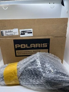 Polaris 1023120 WELD-BMPR RR LH STRD RAM Part - Foto 1 di 5