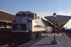 RAILROAD SLIDE METROLINK LA EMD F59PH PERSONENZUGLOK #864 um 1999 - Bild 1 von 1