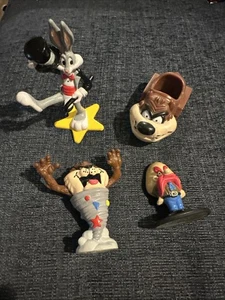 Lotto-4 figurine-Looney Toons-Bugs Bunny, Yosemite Sam, Diavolo della Tasmania *USATO* - Foto 1 di 11