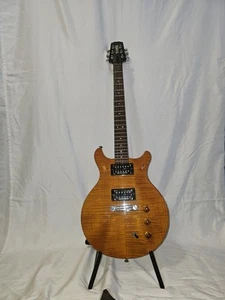 Hamer Electric Guitar 6-String with Duncan Designed Pick-Ups and Padded Case - Picture 1 of 4