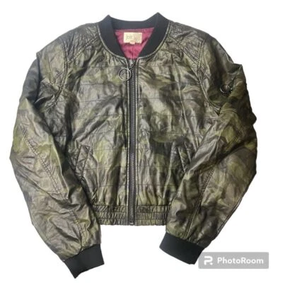 Chaqueta de cuero sintético camuflaje Jolt para mujer talla grande Foto 1 de 4