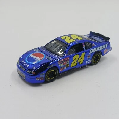 #24 Jeff Gordon '02 DuPont/Pepsi/Talladega NASCAR 1 64 Elite - Imagem 1 de 3