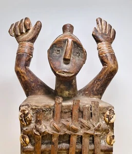 Sanza, Mbira, Thumb Piano. Standing Female. Zande or Mangbetu People. Congo. - Picture 1 of 13