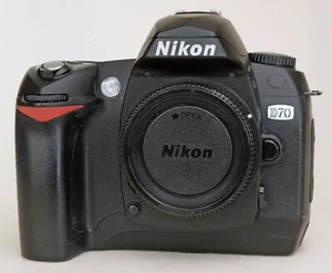 Nikon D70 Outfit with Nikkor 18–70 mm f/3.5–4.5 G AF-S DX-ED Zoom Lens, Unused - Picture 1 of 8