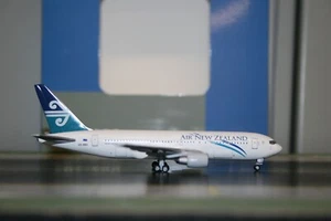 Aeroclassics 1:400 Air New Zealand Boeing 767-200 ZK-NBC Die-Cast Model Plane - Picture 1 of 7