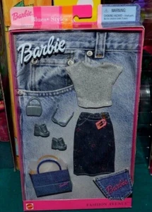 2001 BARBIE FASHION AVENUE BLUES STYLE JEAN SKIRT SILVER TOP BAG WEDGES GLASSES - Foto 1 di 3
