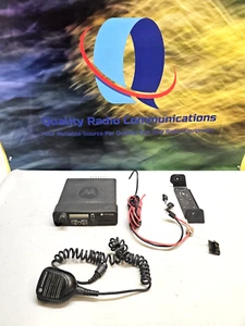 Motorola XPR4550 45W 136-174 MHz VHF Two Way Radio AAM27JQH9LA1AN w Mic - Zdjęcie 1 z 8