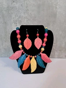 Juego de pendientes collar hoja tropical vintage tallada en madera joyería llamativa - Imagen 1 de 9