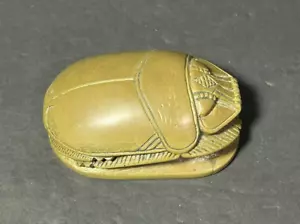 Pisapapeles jeroglíficos vintage de latón macizo pesado renacimiento egipcio escarabajo - Imagen 1 de 7