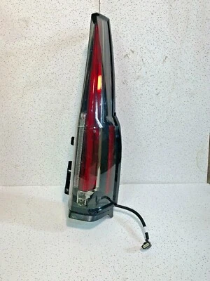 2015-2019 凯迪拉克凯雷德全新原始设备制造商右手尾灯 -(23453789)(84211921) — 第 1/4 张图片