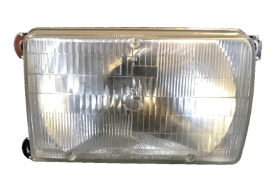 Conjunto de faros derechos Hella - 65111 / 327-941-106 - para Volkswagen Quantum 1986-88 Foto 1 de 4