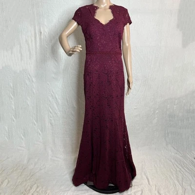 Vestido de sirena de encaje JS Collections Foto 1 de 4