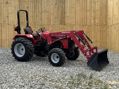 Tractor Mahindra 4550 2023 con cargador Foto 1 de 4