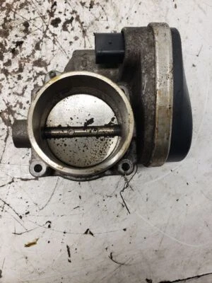 Cuerpo del acelerador de inyección de combustible usado se adapta a: BMW X3 2005 3,0 grado A Foto 1 de 4