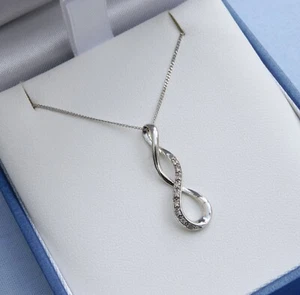 SG 9CT WHITE GOLD DIAMOND INFINITY FIGURE OF 8 PENDANT ON 19.5" CURB CHAIN 1.5g - Picture 1 of 18