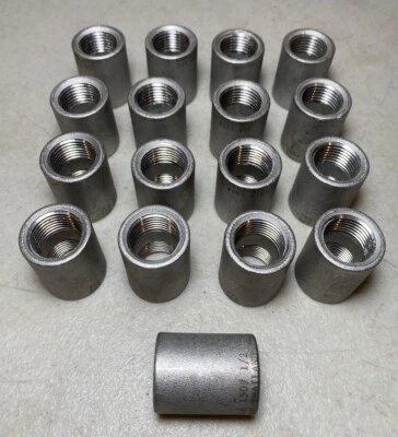 (Qty 17) 1/2 Inch NPT Pipe Coupling 316 Stainless 150 lb - Image 1 of 4
