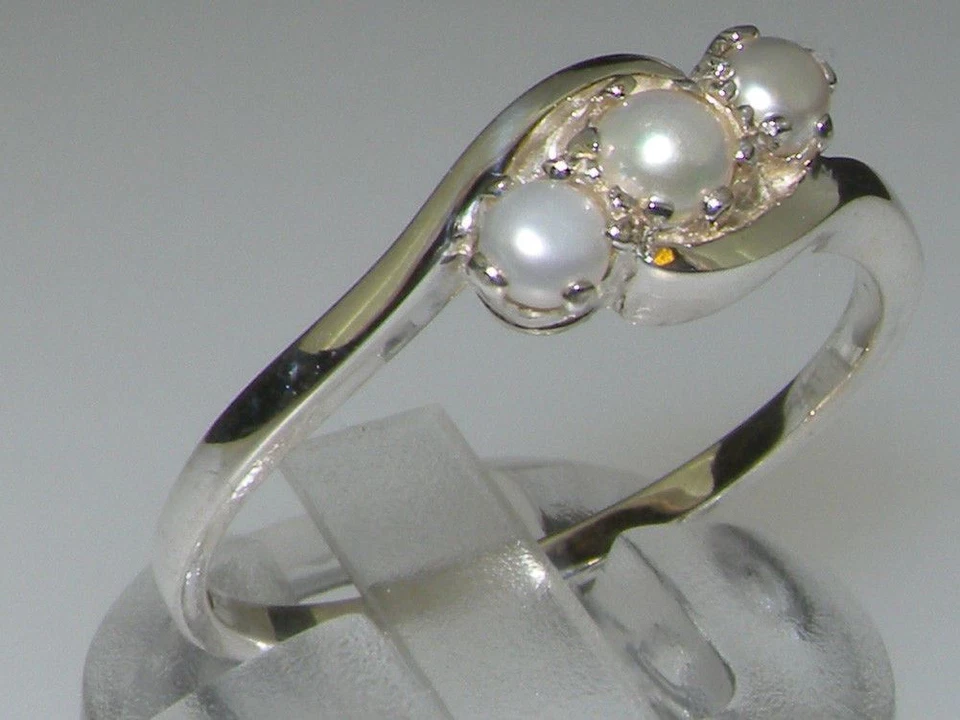 10ct White Gold Pearl Womens Trilogy Ring - Sizes J to Z - Image 1 of 1