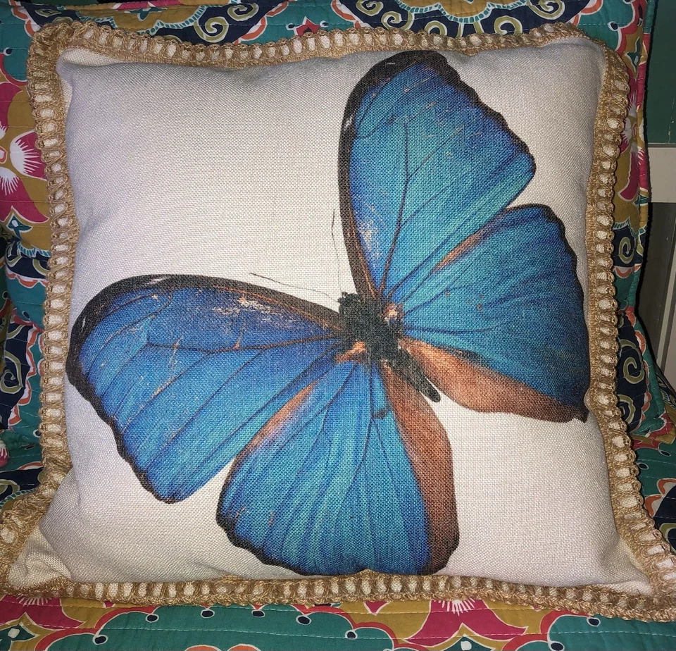 Safavieh 20” Canvas Pillow With Big Blue Butterfly  + New Pillow Insert Included - Изображение 1 из 4