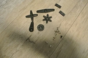 Carson Tamiya Servo Arme Horn Teile Zubehör Konvolut Servohorn Servoarm - Bild 1 von 1