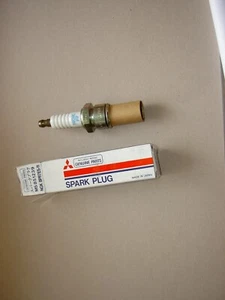 MITSUBISHI GALANT LANCER MK IV SHOGUN PAJERO MK 2 SPARK PLUG MS851239 NGK - Picture 1 of 3