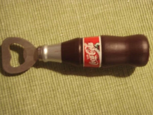 1 Stück alter Flaschenöffner / Kapselheber mit Holzgriff "Coca-Cola" (neuwertig) - Bild 1 von 1