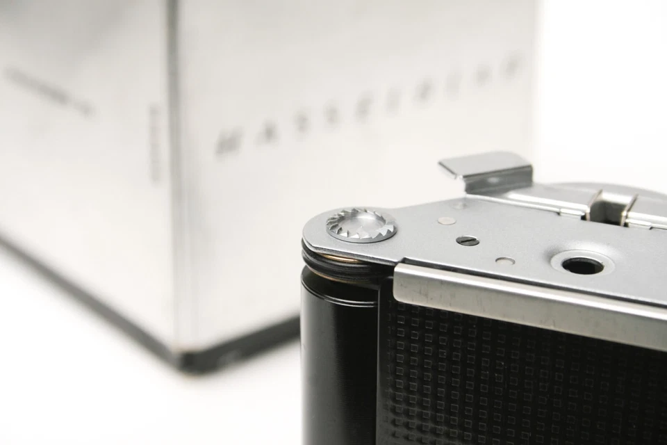 UNPERFORATED 70mm Replacement Wheel for A70 Hasselblad Back Magazine 70 100/200 - Image 1 of 4