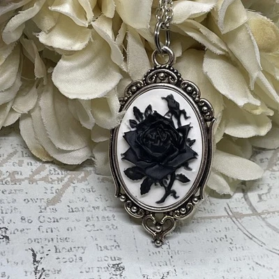 Pequeño Collar Colgante Boda Plata Victoriano Camafeo Gótico Blanco Sobre Negro Rosa Foto 1 de 4