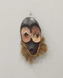 Africa Passport Mask Lega Tribe - Picture 1 of 2