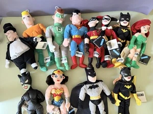 Menge 12 Warner Bros DC Bean Puppen Batman Superman Harley Aquaman Wonder Woman - Bild 1 von 7