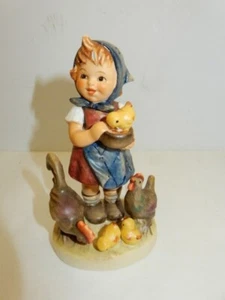 1948 W Goebel Mädchen mit Hühnern!. "Chip" - Bild 1 von 6