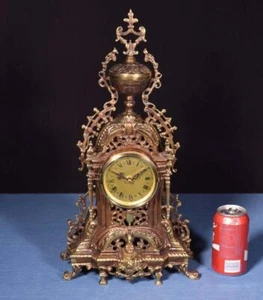 Vintage neugotische Bronzeuhr batteriebetriebene Uhr funktioniert - Bild 1 von 12