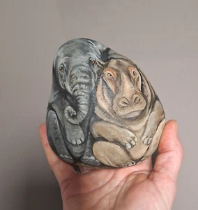 bemalter Stein/ handbemalt/ Elefant und Nilpferd, Skulptur, Dekoration, Geschenk - Bild 1 von 17