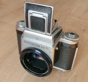 Working Zeiss Ikon VEB Pentacon Six TL Camera Body 120 Film SLR Chassis + Finder - Picture 1 of 13