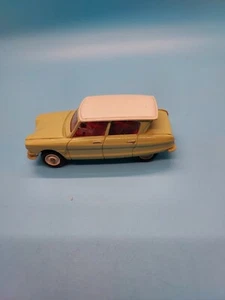 CIJ- EUROPARC ami6 CITROEN 3CV ( Pale Green with Cream roof) 1/43 scale. - Picture 1 of 6